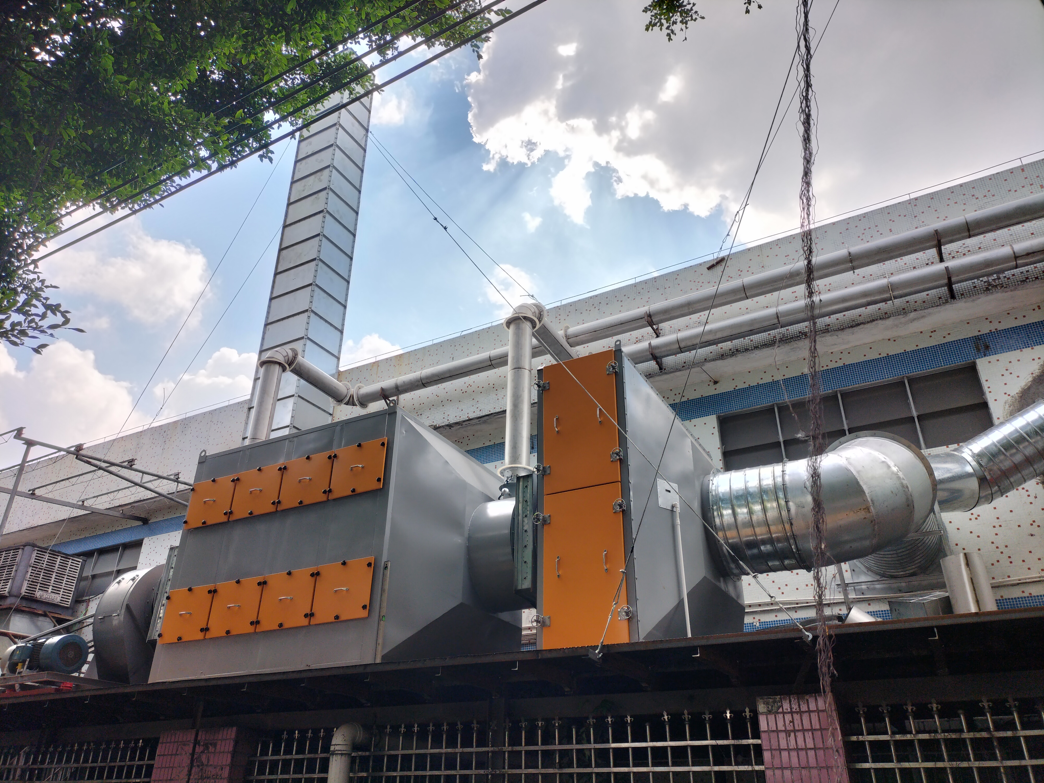 8w風(fēng)量沸石轉(zhuǎn)筒催化燃燒設(shè)備.jpg 8w風(fēng)量沸石轉(zhuǎn)筒催化燃燒設(shè)備.jpg